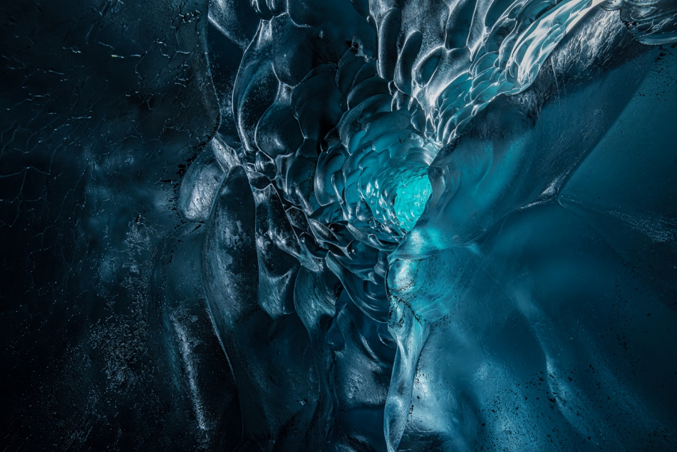 mwillman - Ice . Vatnajökull  10.2015 . Pionowa klatka - tunel prowadził do powierzchni lodowca - jakieś 10 metrów - Samyang 14mm + Nikon D600 . Zdjęcie 317633