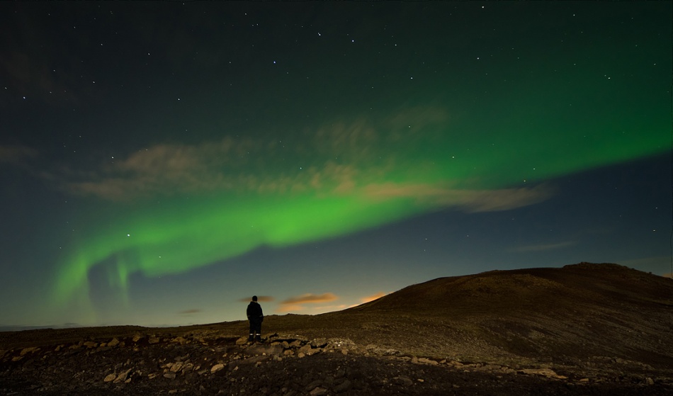 skogurmadur - 1 urodziny. PE Dokladnie rok temu 14 pazdziernika zalogowalem sie po raz pierwszy na Fotoferii(z pewna doza niesmialosci).Data nie przypadkowa bo zbiega sie ona dokladnie z dniem moich urodzin,to tez wlasnie dzis koncze 36 lat i zycze przy tym sobie jak i