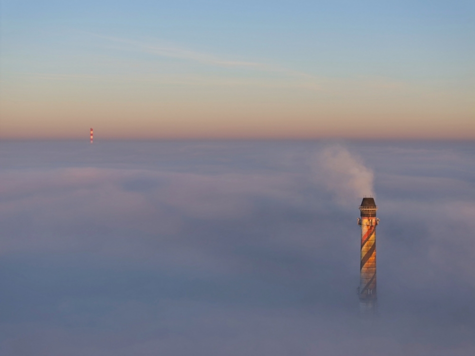 dwa kominy. . Zdjęcie 336767