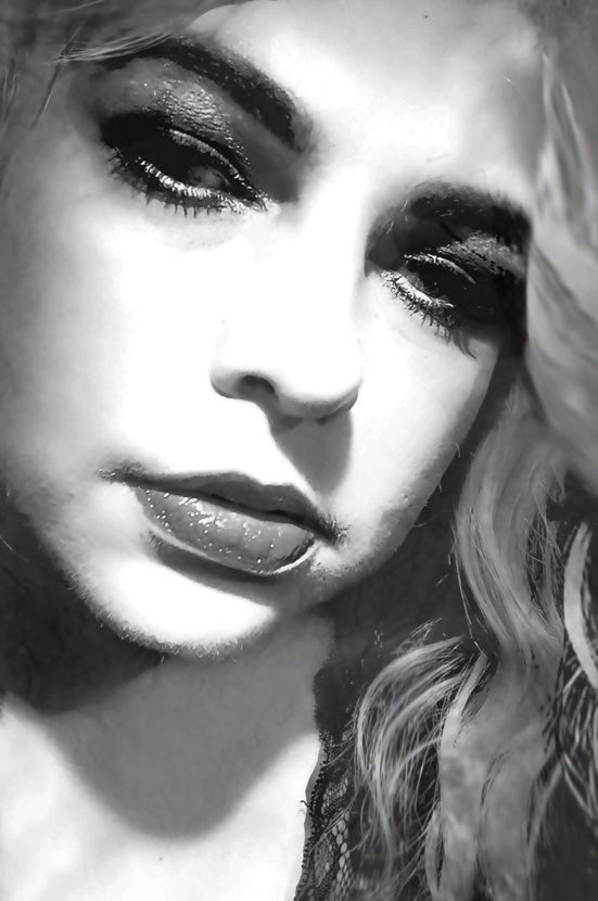 nowikowa - Autoportret. . Zdjęcie 336597