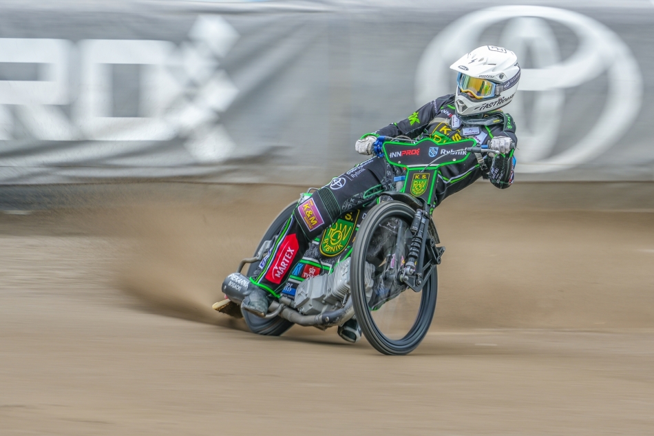 amigamedia - Na Rybnickim owalu.... INNPRO ROW Rybnik - Cellfast Wilki Krosno (56:34) Sony ILCE-1+Sony SEL200600G FE 200-600mm f/5.6-6.3 G OSS Przysłona: f/10,0; Czas ekspozycji: 1/100 s; ISO: 100; Ogniskowa: 600 mm.. Zdjęcie 324865