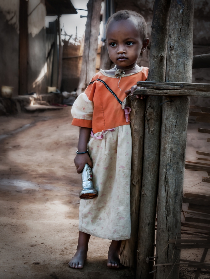 fotoel - Dziewczynka z Omorate. . Zdjęcie 234444