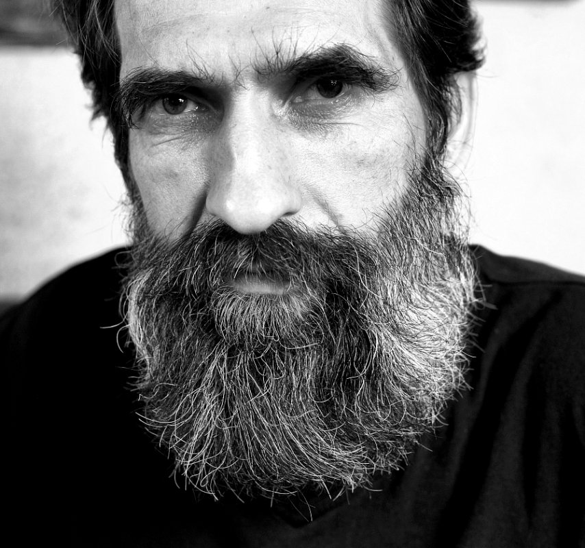 polanski - Edward Kupiec-regionalny  artysta. Edward z zawodu stolarz rzemieślnik, jest wszechstronnie uzdolnionym artystą. Rzeźbi, pisze wiersze, zajmuje się metaloplastyką i witrażem. Swoje pasje i zdolności przekazuje  młodzieży w nowotomyskiej świetlic