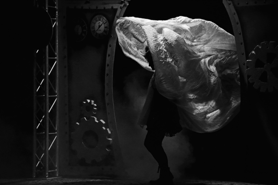 And one day closer to death.... https://www.youtube.com/watch?v=Qr0-7Ds79zo&list=RDQr0-7Ds79zo&start_radio=1. Zdjęcie 337444