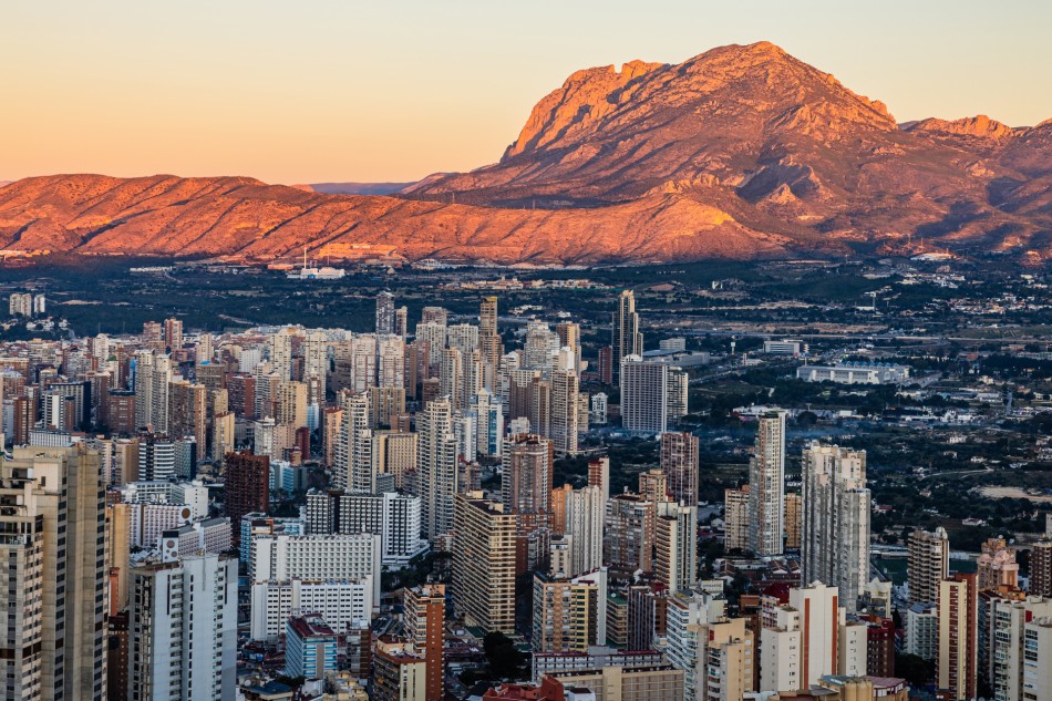 Gdy Benidorm jeszcze śpi.  . Zdjęcie 339851