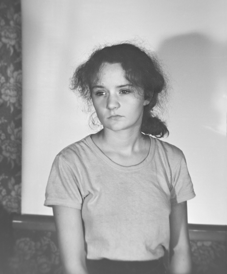 bakulok - . Amatorskie studio dawno temu, Zenit, Fotopan, lampa dwupalnikowa Łuczz 70, tło ekran filmowy. Zdjęcie 311827