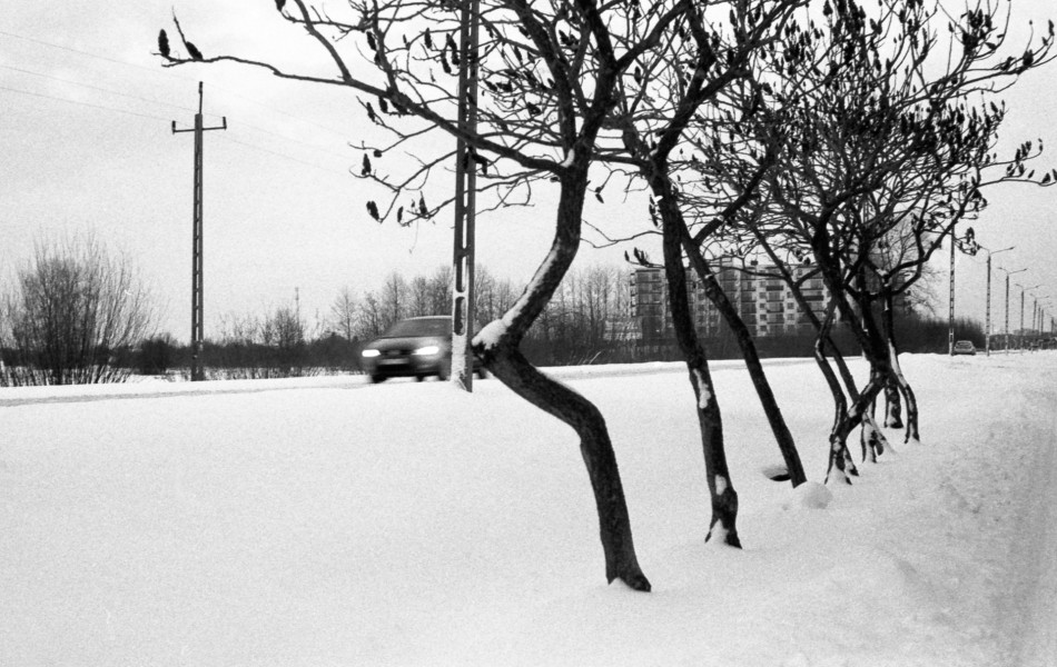 camelot - ***. Wysokie Mazowieckie, przed zmierzchem, z ręki, Voigtlander Bessa R + obiektyw Jupiter 8, pomiar światła ręczny, film Fomapan 400, wywoływanie w Rodinalu. Zdjęcie 338391