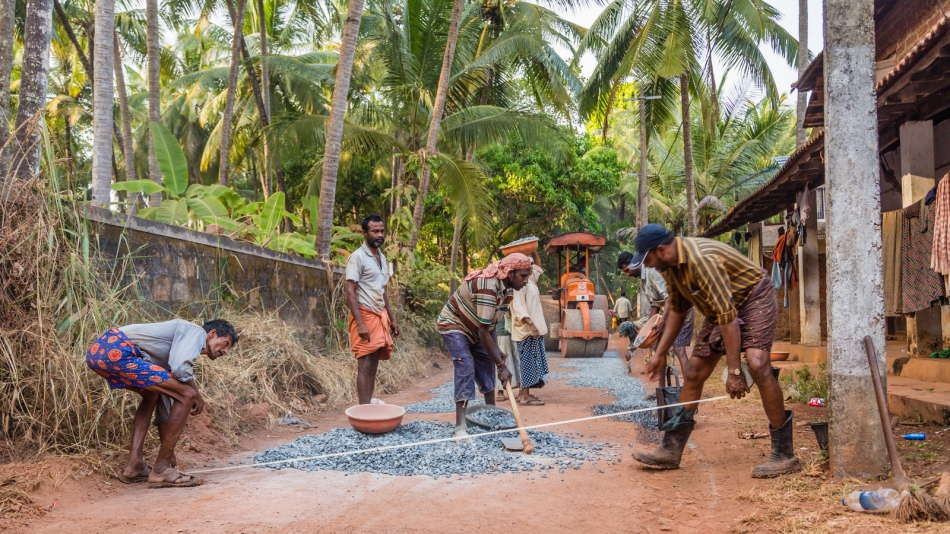 pak76 - Mechanizacja. Budowa lokalnej drogi.   Kerala, 2014.. Zdjęcie 272514