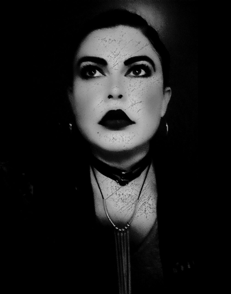 Tainted Heart. Autoportret. Serce naznaczone ranami ale i pieknem. W cieniu, grzechu, winy i niedoskonalosci...w kazdej pieknosci. . Zdjęcie 336253