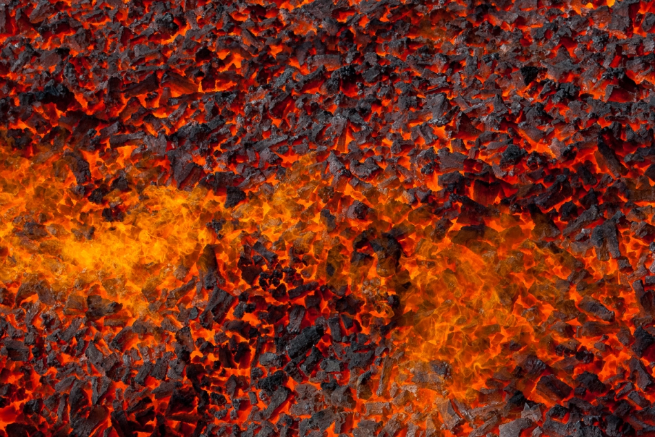 dawidlach - 1000°C. Wypchany z komór baterii #KOKS jest transportowany wagonem do natychmiastowego zgaszenia wodą w wieży.  Koksownia Przyjaźń / JSW KOKS SA. Zdjęcie 288823