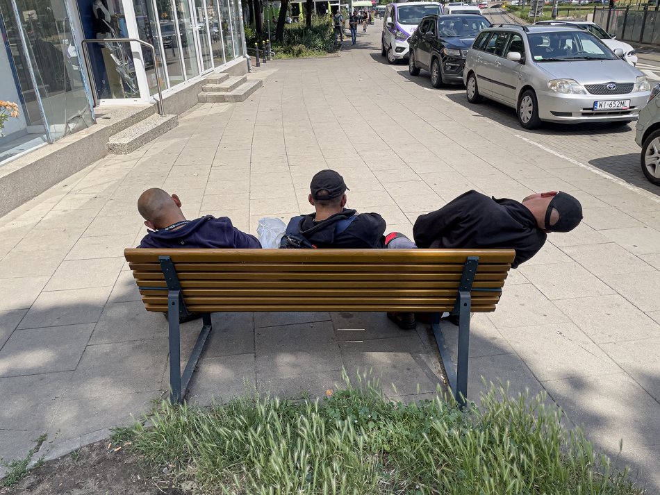 indywidualista - siła odśrodkowa. fotografia uliczna telefonem. Zdjęcie 316062