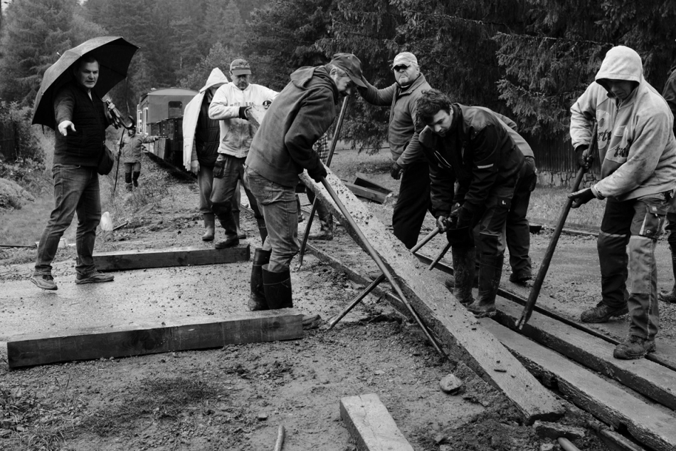 szymon_59 - Zmiany . Historie, usłyszane w młodości okazały się wciąż żywe. Wąskotorówka. Karpaty. Góry, w których tradycja transportu wąskotorowego sięga 100 lat. Zdjęcie 313797