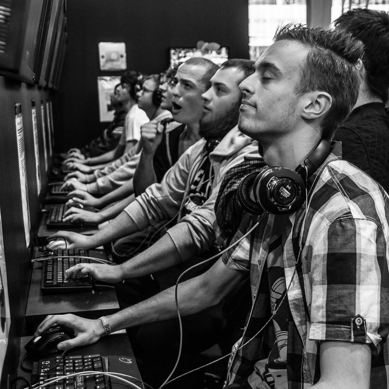 prochaina - Cisza przed burzą 2. Poznań Game Arena 2013. Powtórka z rozrywki :)  Dla zainteresowanych link do części pierwszej: http://fotoferia.pl/portfolio/prochaina/photo/73012. Zdjęcie 105445