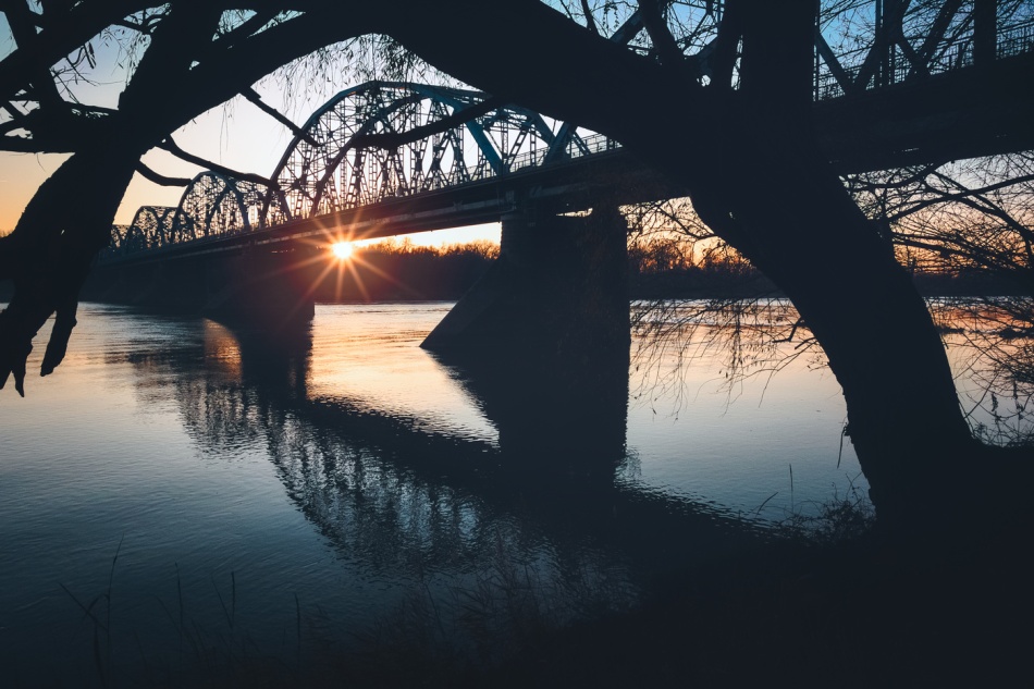 Under the bridge. . Zdjęcie 337309