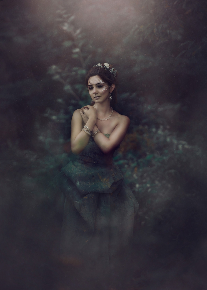 kakaz73 - Leśna wróżka. Sesja w zaczarowanym lesie Modelka: Evil Kati Stylizacja: Magiczna Szafa Lady Elbereth MUA: Ładne na oko. Zdjęcie 248891