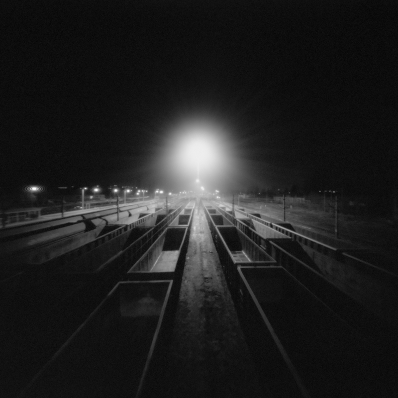 miljo77 - . fotografia otworkowa (pinhole, camera obscura)  czas naświetlania = 45 minut  skan z negatywu 6x6cm  Ilford HP5 Ilfotec DD-X. Zdjęcie 284101