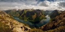 Wąski fiord