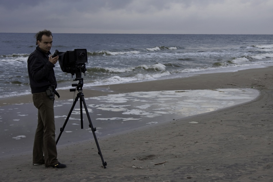 lukier - Vidi pomylił strony świata. Jak się jedzie nad morze, to się fotografuje wodę, bo inaczej ludzie się odwracają, potykają i nie wiedzą co ten fotograf robi?. Zdjęcie 40270