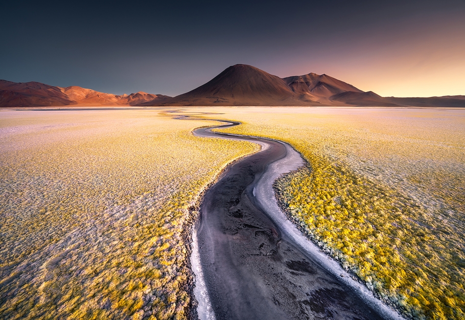 Salar de Gorbea. Wysokogórski salar siarkowy w Andach. Chile, 06 2025. Zdjęcie 333995