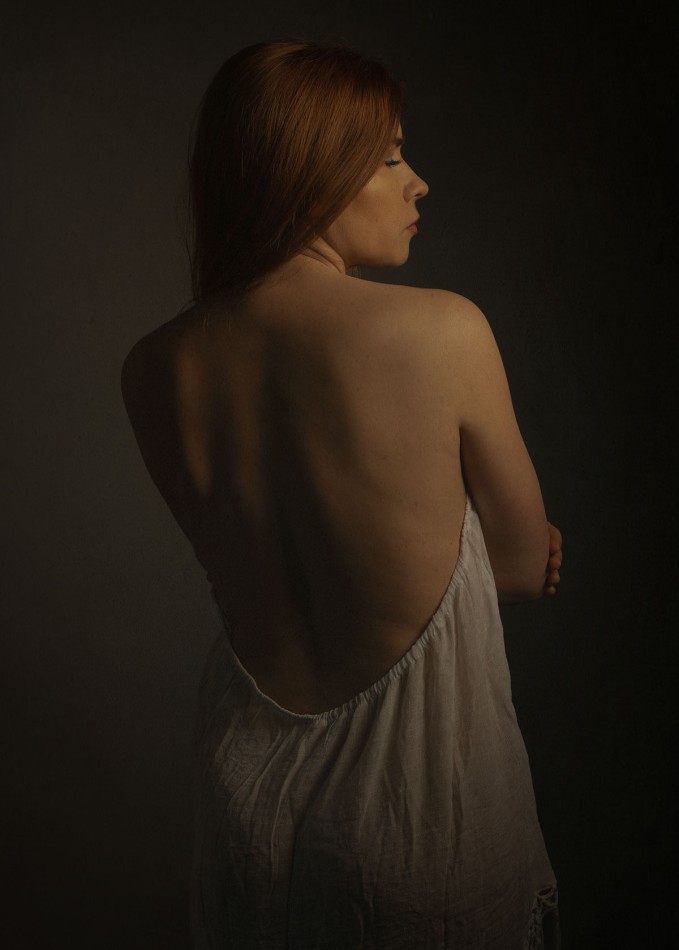 Portret z subtelnym światłem. . Zdjęcie 340686