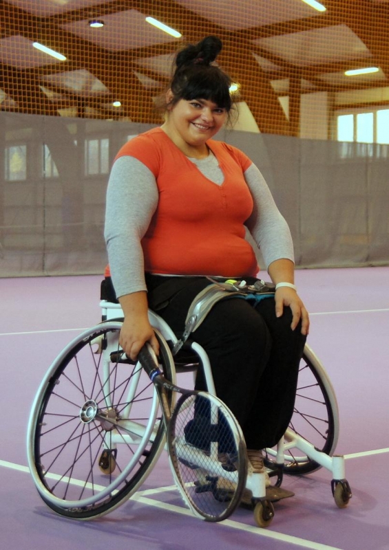 Judyta. Judyta Olszewska z Płocka - tegoroczna Halowa Mistrzyni Polski w tenisie na wózkach. Drzonków (koło Zielonej Góry) 09.11.2012 rok.. Zdjęcie 74047