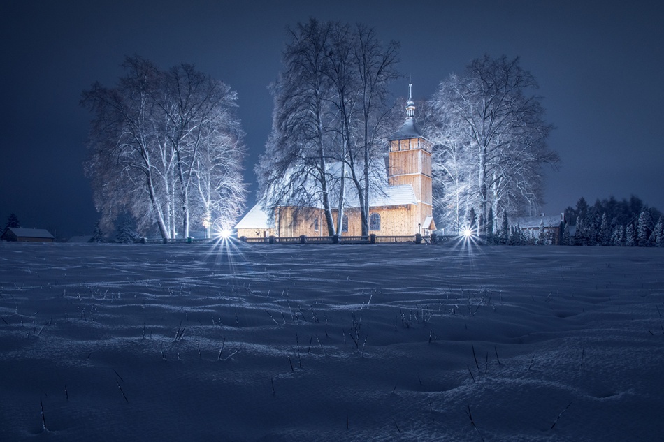 Wiejski kościółek. . Zdjęcie 337446