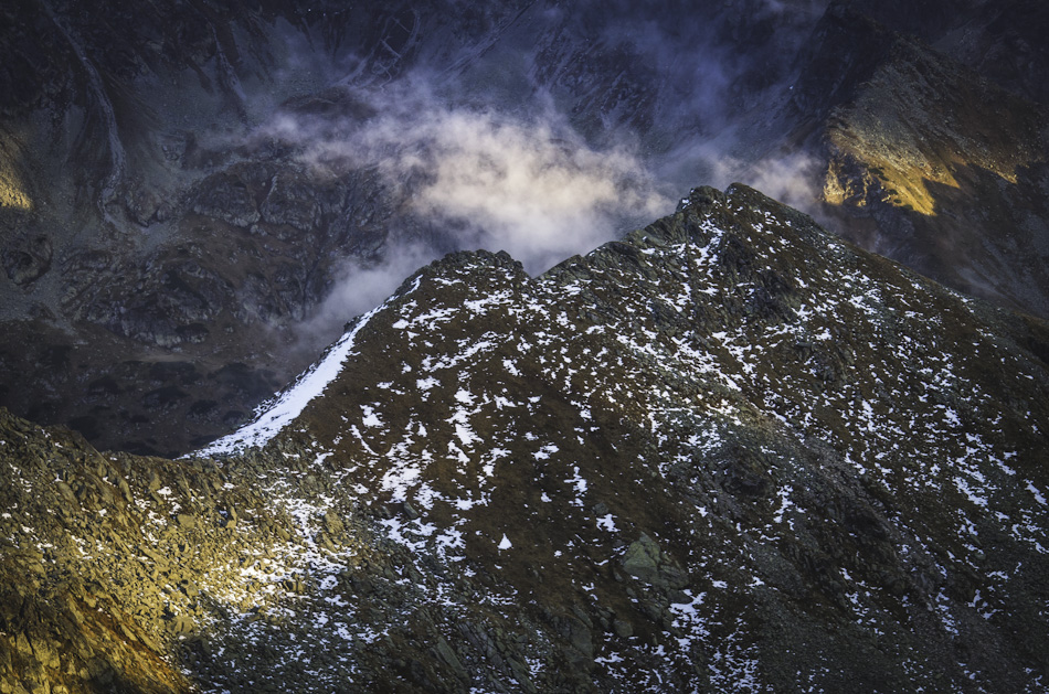 jachu1809 - Zachód słońca w Tatrach. Zdjęcie wykonane we wrześniu 2013 roku z Przełęczy Zawrat znajdującej się w Tatrach Wysokich :).. Zdjęcie 113922