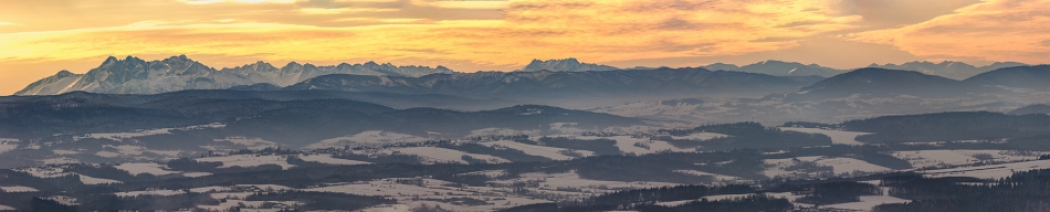 marcinmm - Tatry. Widok na Tatry z Góry Liwocz - (okolice Jasła) w lini prostej 138 km. Zdjęcie 329926