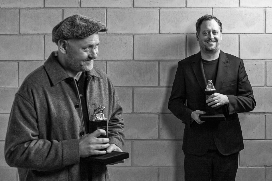 zyrwa1 - Jan Holoubek i Bartłomiej Kaczmarek. Jan Holoubek - reżyser m.in. Doppelgänger. Sobowtór, Wielka woda, Rojst. Bartłomiej Kaczmarek - autor zdjęć filmowych m.in. do: Doppelgänger. Sobowtór, Wielka woda, Rojst.   Festiwal EnergaCamerimage 2023. Zdj