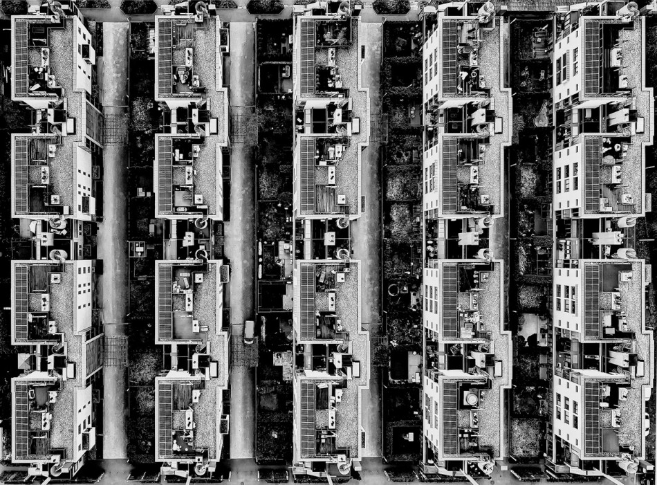 Widok z lotu ptaka na miejskie osiedle. . Zdjęcie 339425