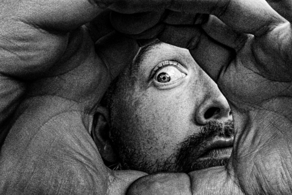 wildwhisper - Gynaecologist composition. ... Ramy obiektywizmu ...  Patrzymy z pewnym dystansem... od monitora  Telefonowy self-portrait . Zdjęcie 171493